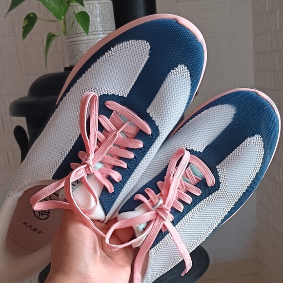 Kizik Athens Sneakers Sz 10W - Picture 9 of 10